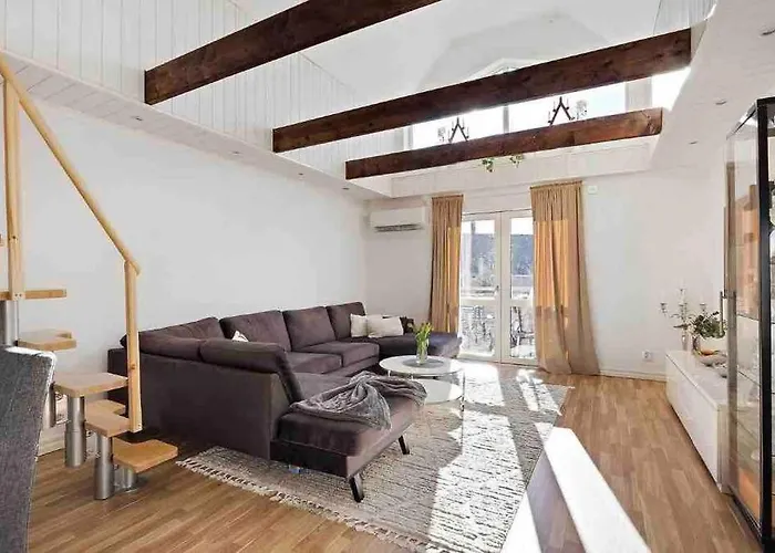 Mysigt Hus Med Natur & Jacuzzi I Olofstorp