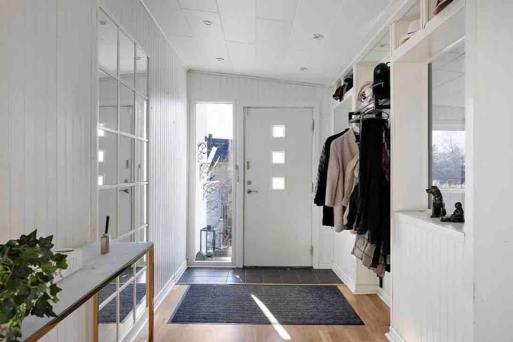 Mysigt Hus Med & Jacuzzi I Olofstorp Göteborg
